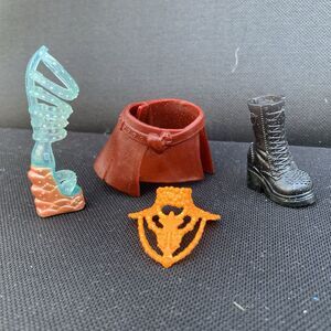 Monster High Replacement Lot – Shoes & Accessories Mixed Pieces